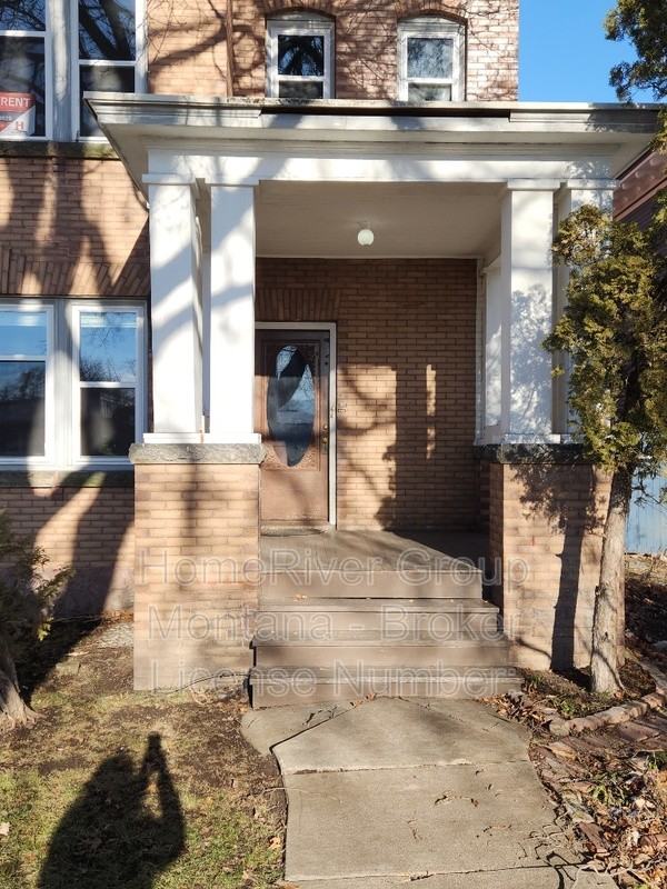 534 S 3rd St W - Photo 2 of 29