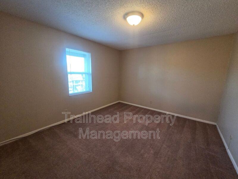 5717 Outlook St #300 - Photo 7 of 12