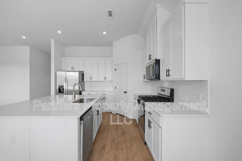 411 W Taverner Xing - Photo 5 of 22