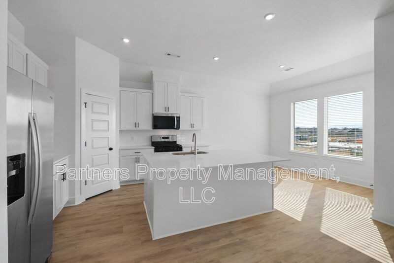 411 W Taverner Xing - Photo 7 of 22