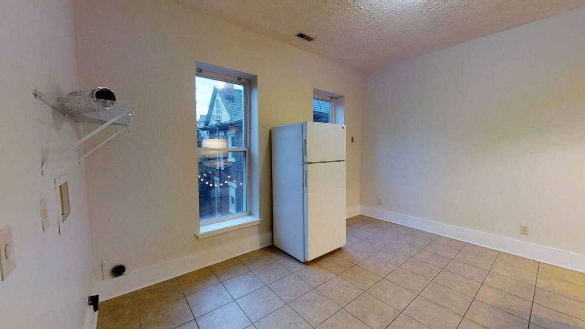 45 1 2 Euclid Ave #F - Photo 2 of 8