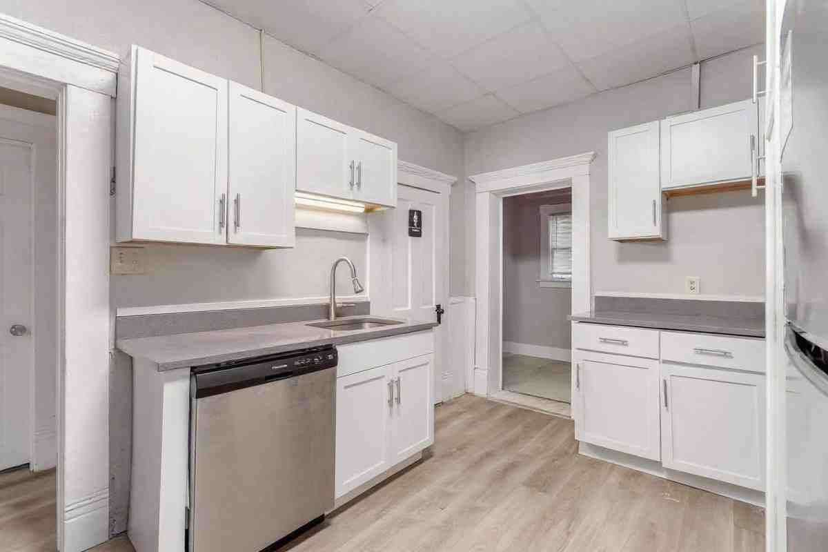 196 W 8th Ave - Photo 2 of 10