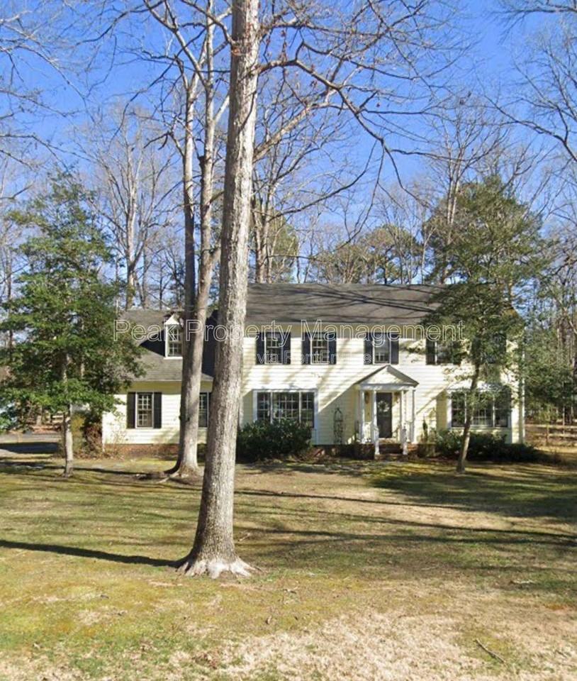 3011 Fincastle Ct - Photo 2 of 10