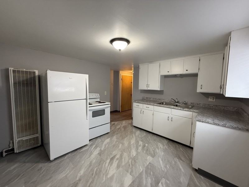 2205 S 10th St - Photo 4 of 10