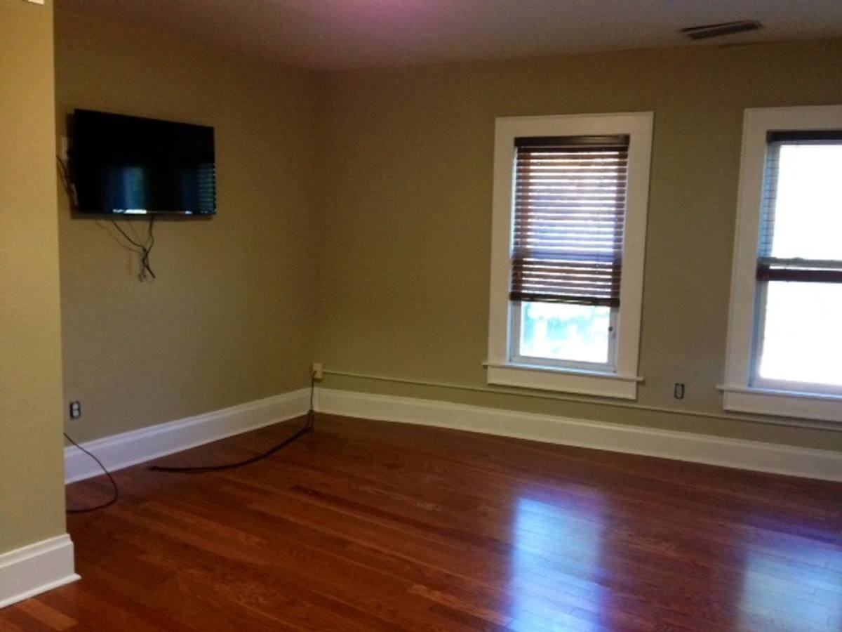 1663 N Pearl St - Photo 2 of 9