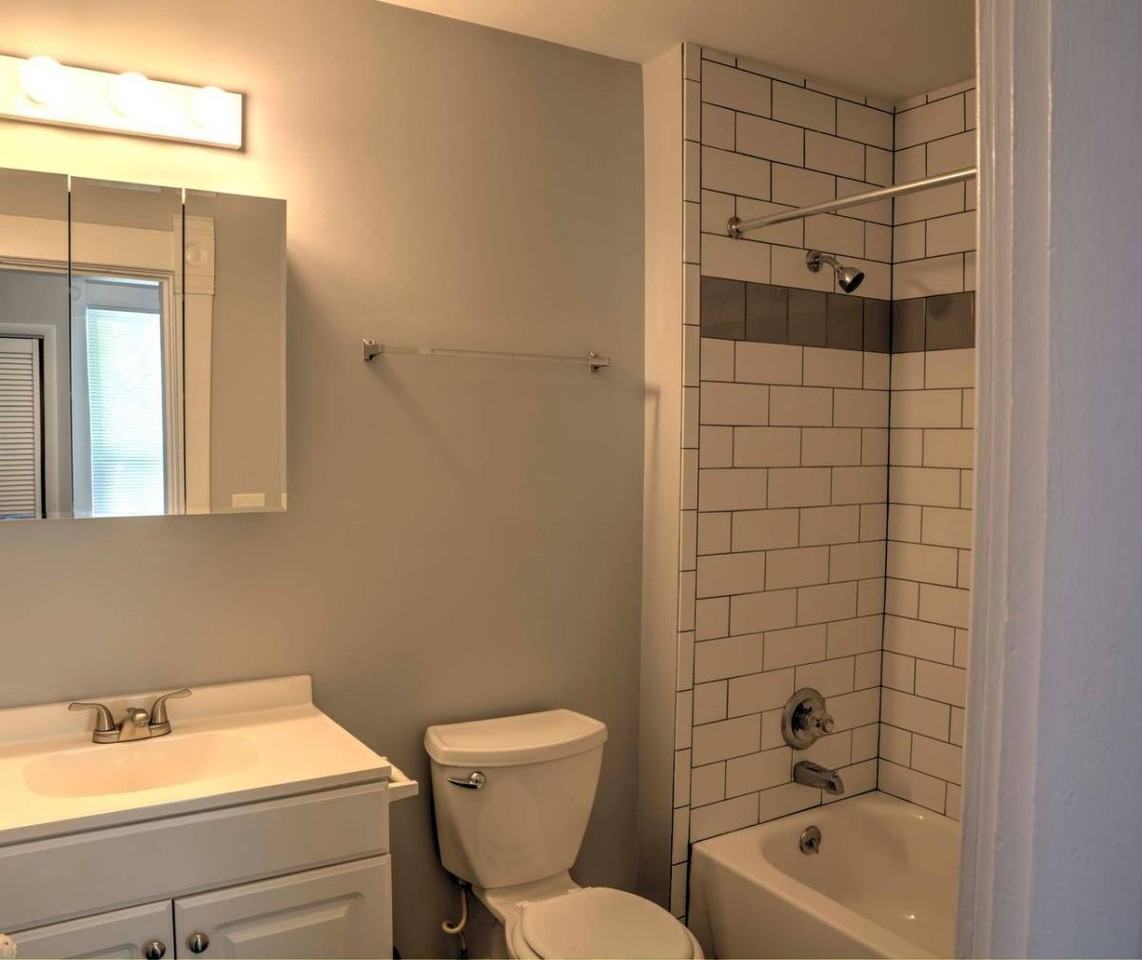 246 1 2 W 5th Ave #F - Photo 6 of 8