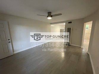 1714 Grove St #7 - Photo 2 of 10