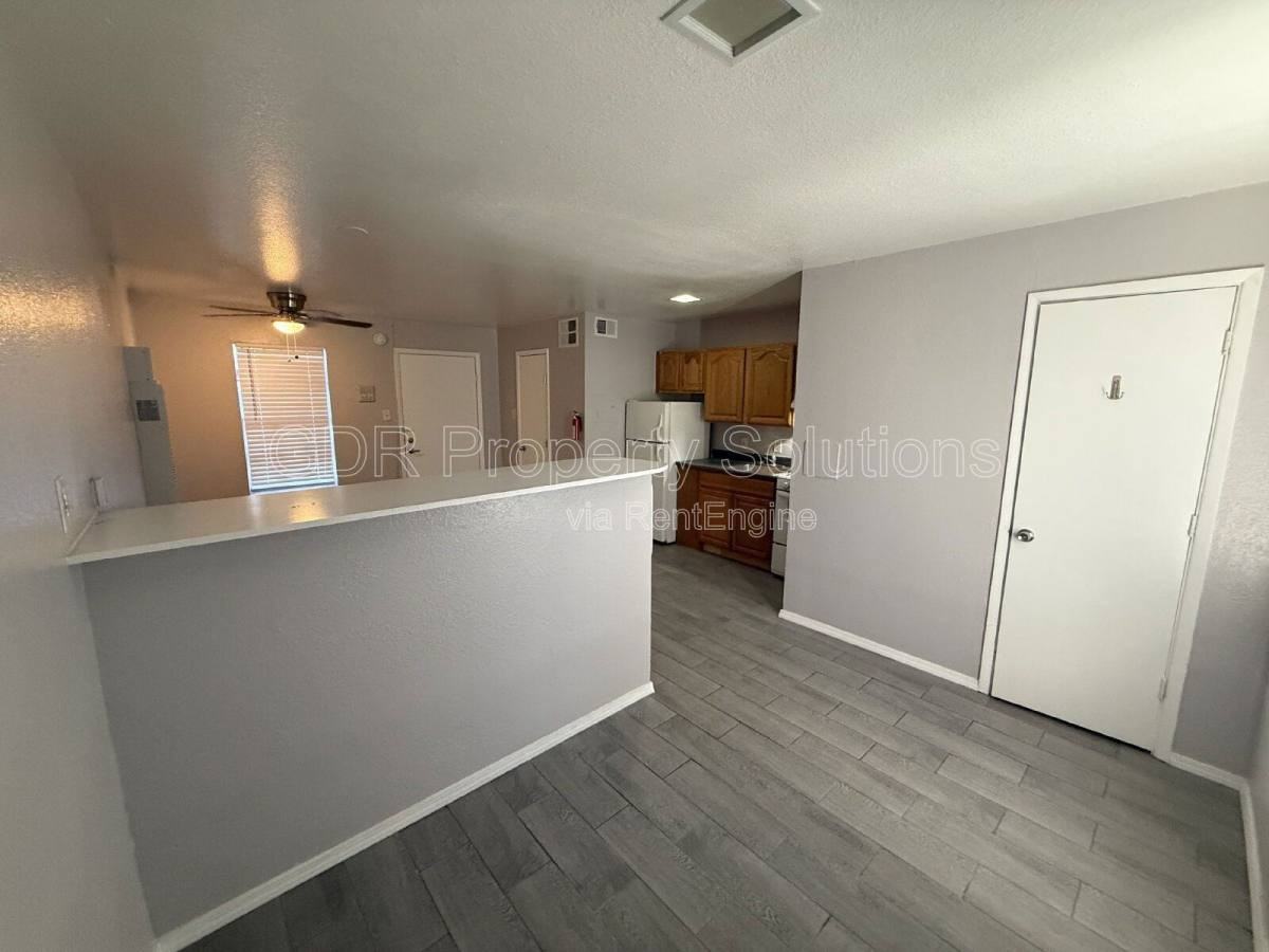 401 14th St Nw #15 - Photo 7 of 9