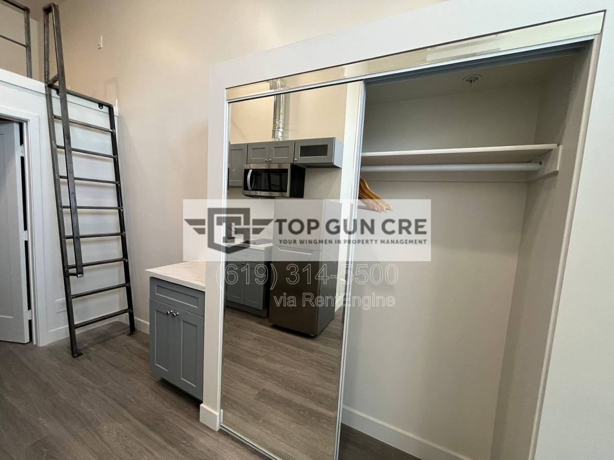 136 W San Ysidro Blvd #3 - Photo 4 of 8