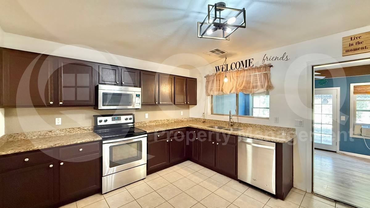 17264 W Elizabeth Ave - Photo 3 of 10