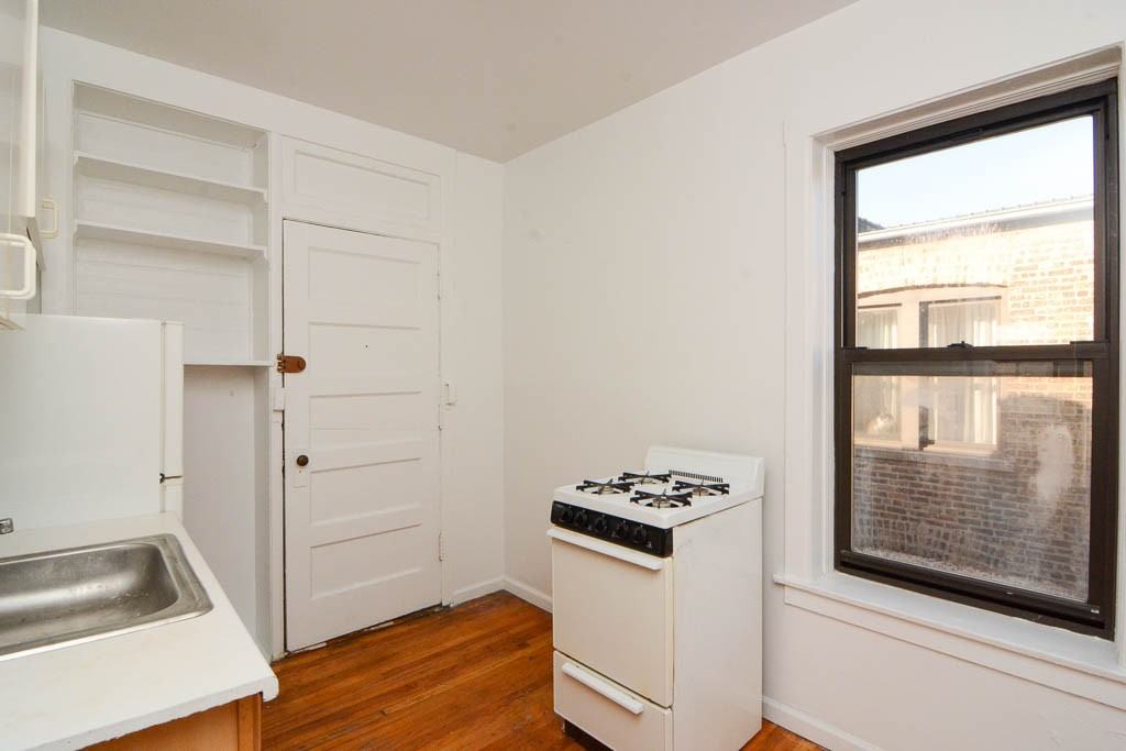 2706 N Spaulding Ave #3GG - Photo 2 of 18