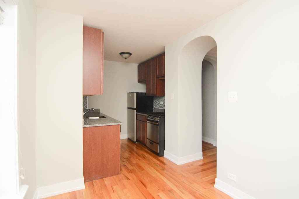 550 W Arlington Pl #802 - Photo 6 of 21