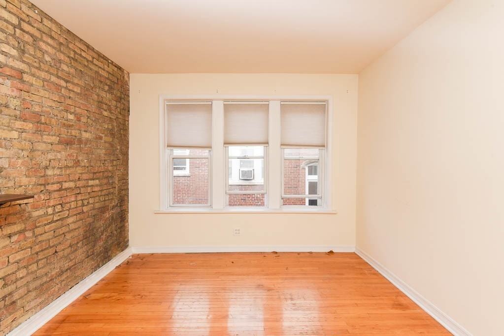 3038 W Wellington Ave #3 - Photo 7 of 21