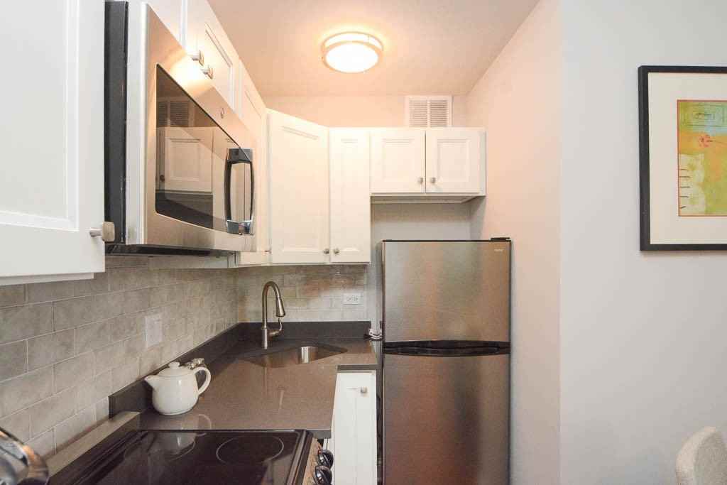 640 W Wrightwood Ave #412 - Photo 3 of 18