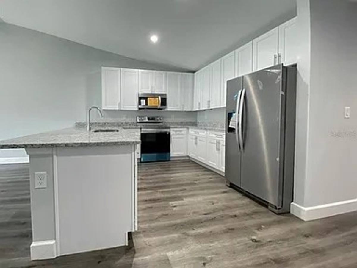 10018 Cocoa Beach St - Photo 2 of 10