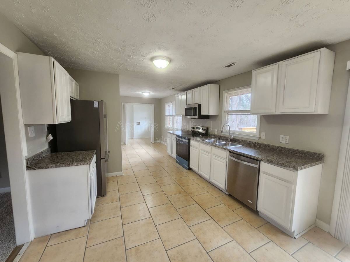 3765 Will Lee Rd - Photo 3 of 10