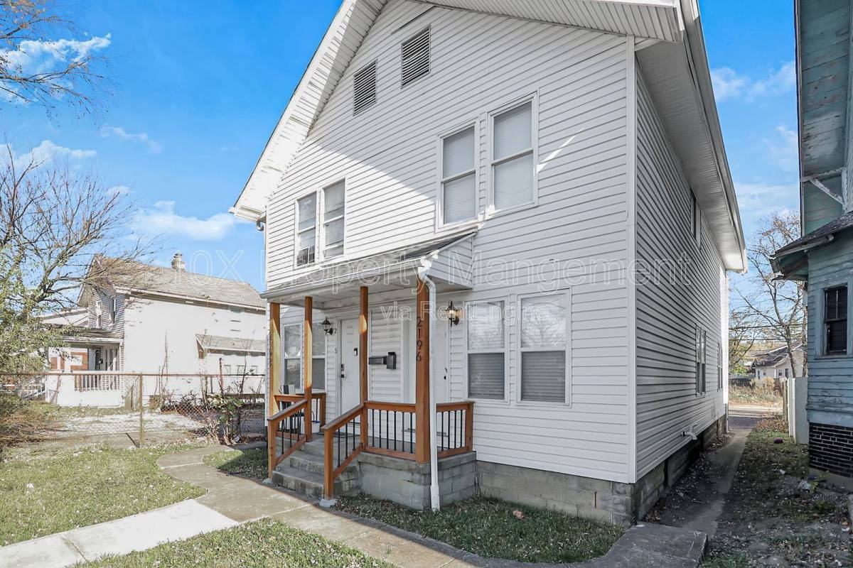 2198 Cleveland Ave - Photo 3 of 10