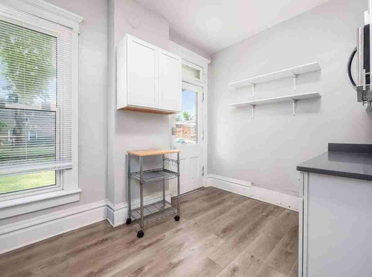 202 W 8th Ave - Photo 6 of 9