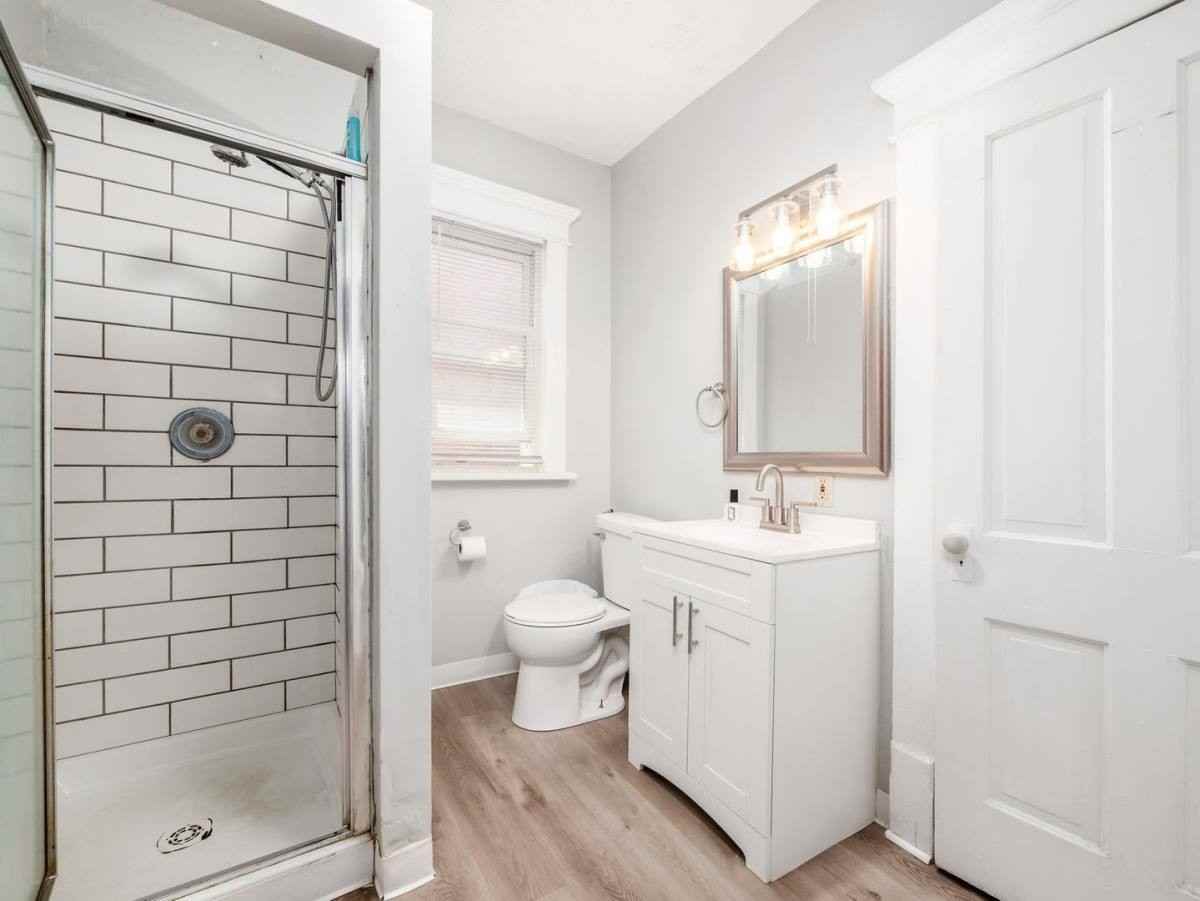 202 W 8th Ave - Photo 7 of 9