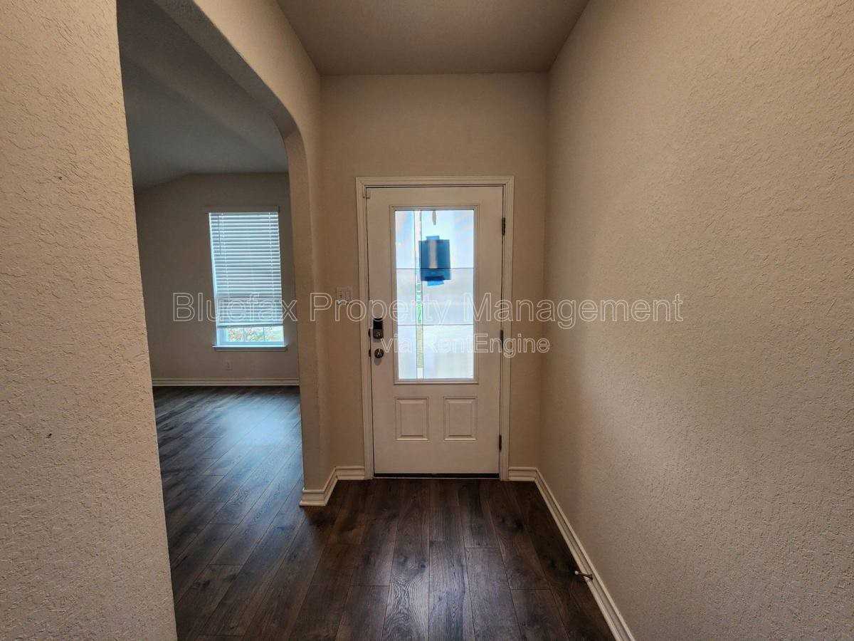 13229 Needle Grass - Photo 2 of 10