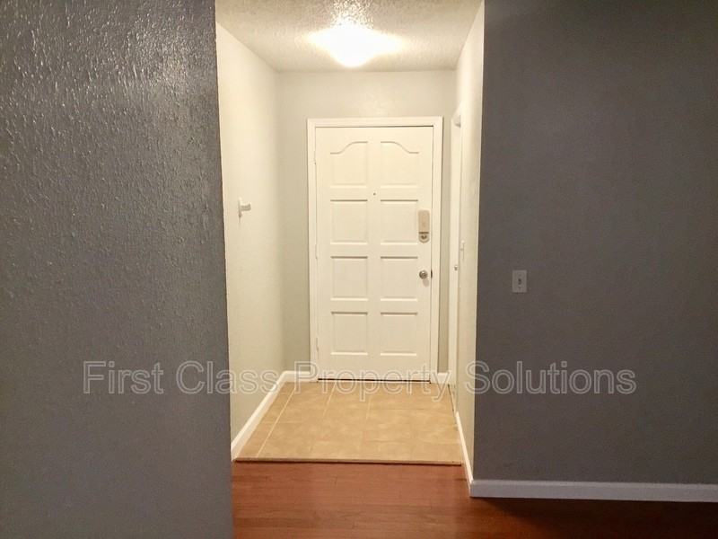 9725 Ne 2nd St - Photo 2 of 17