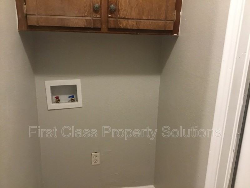 9725 Ne 2nd St - Photo 7 of 17