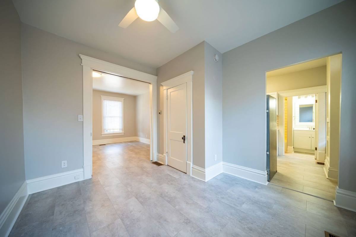 952 Delaware Ave - Photo 5 of 9