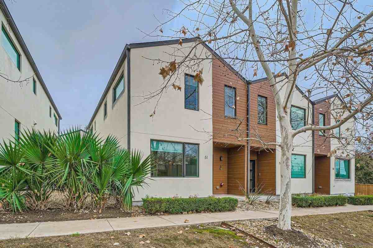 1931 E 38th 1 2 St #51 - Photo 2 of 9