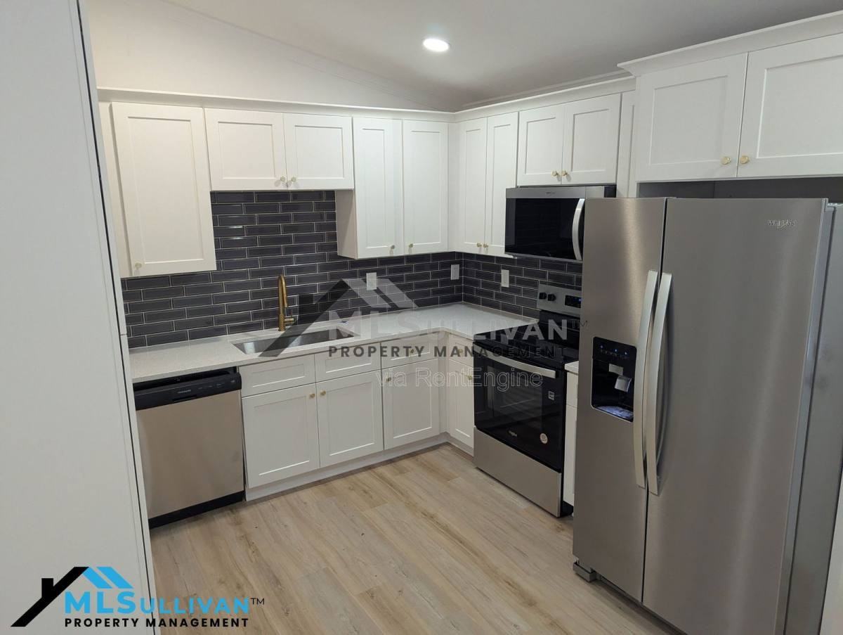 5802 Lillie Dr - Photo 3 of 10