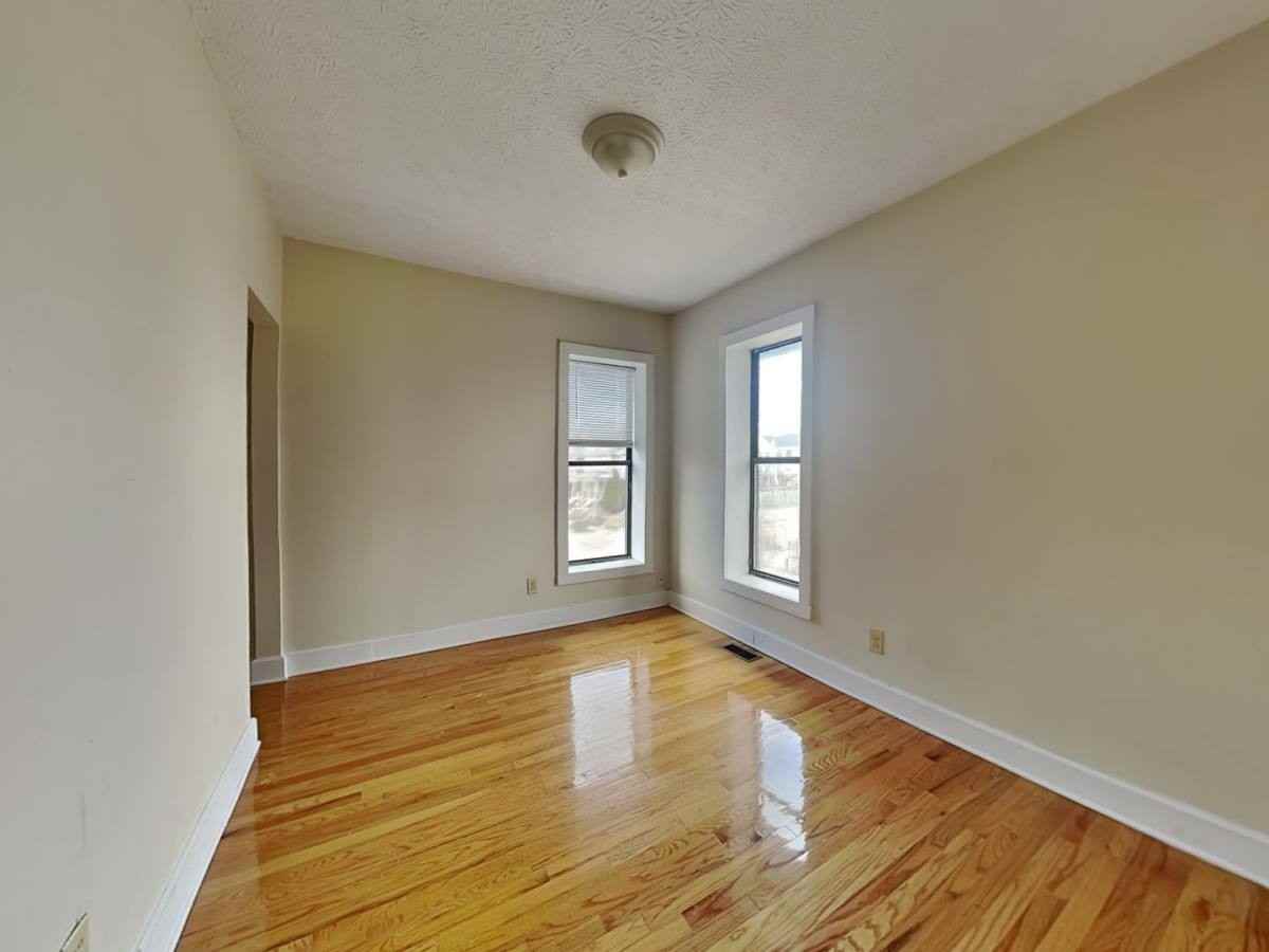 1393 Indianola Ave - Photo 2 of 9