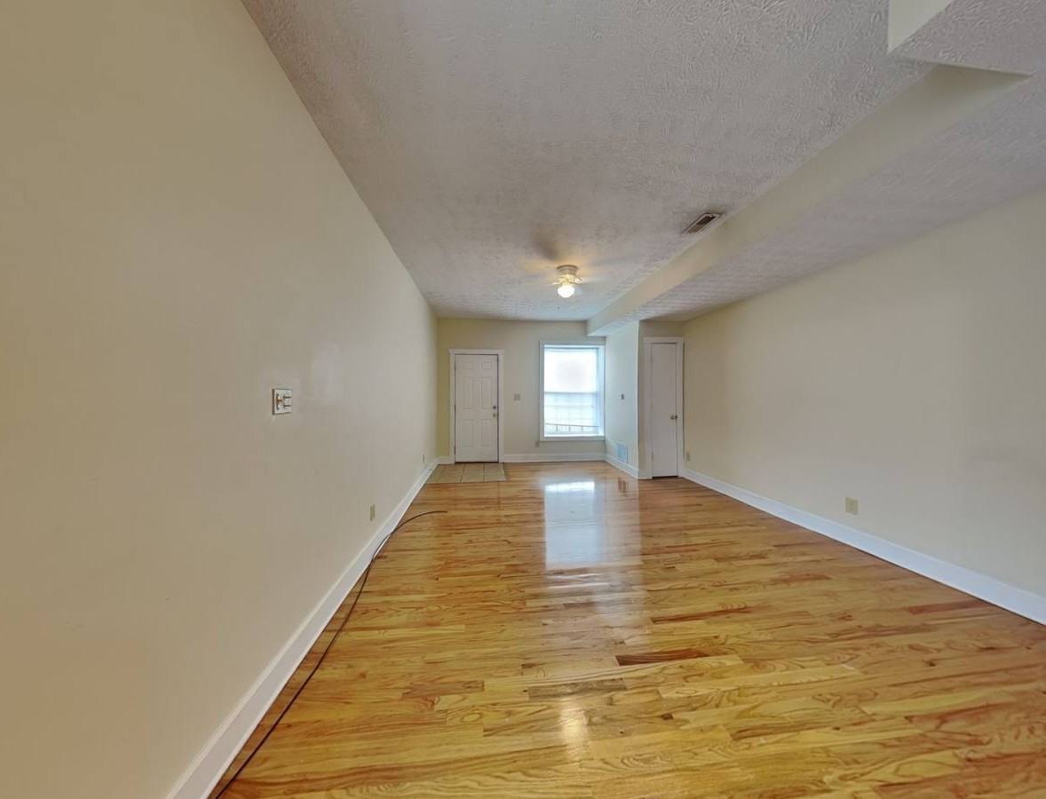 1393 Indianola Ave - Photo 3 of 9