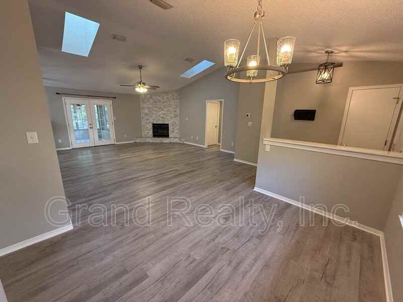 3965 Deerwood Cir - Photo 7 of 26
