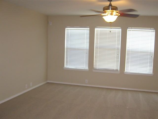 5715 Kenwood - Photo 3 of 9
