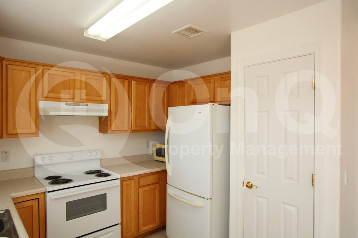 9471 W Troy Dr - Photo 3 of 10