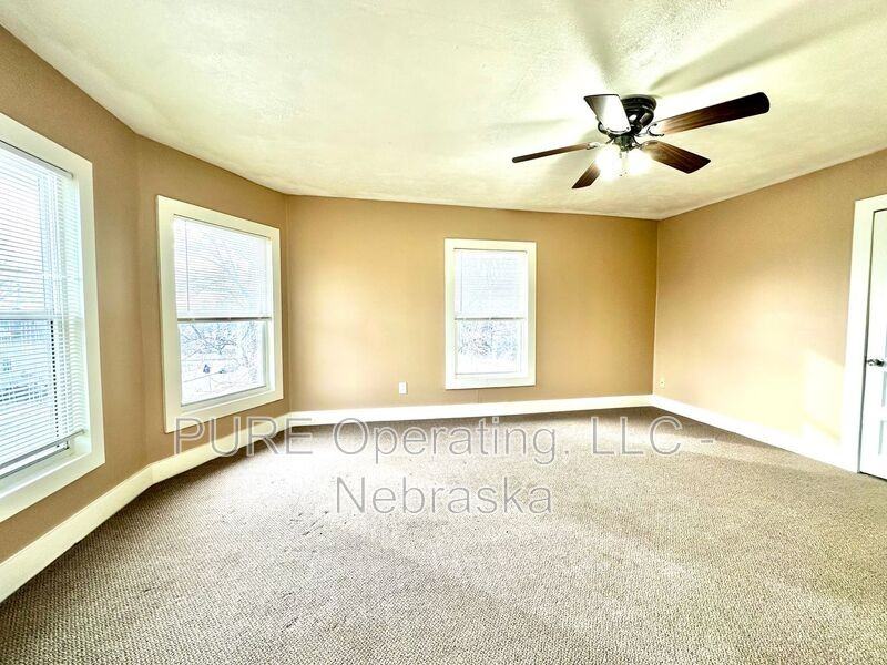 1504 N 35th St - Photo 7 of 20