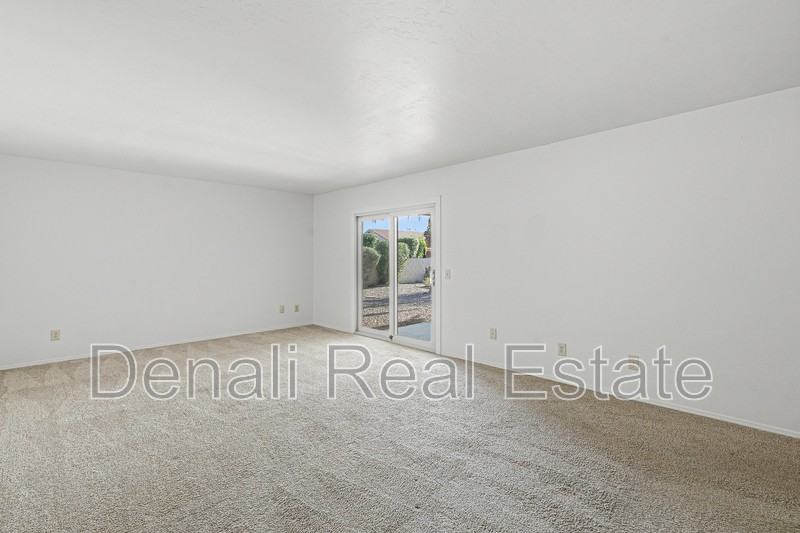 25835 S Greencastle Dr - Photo 5 of 37