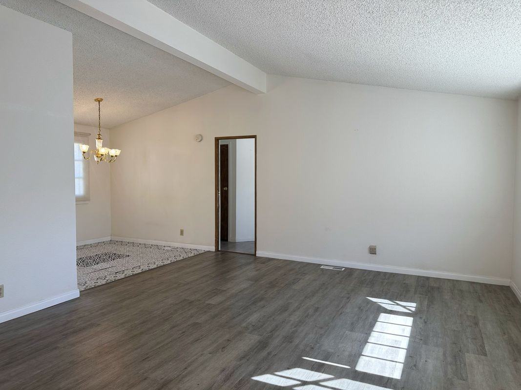 5750 Westfield St - Photo 4 of 17