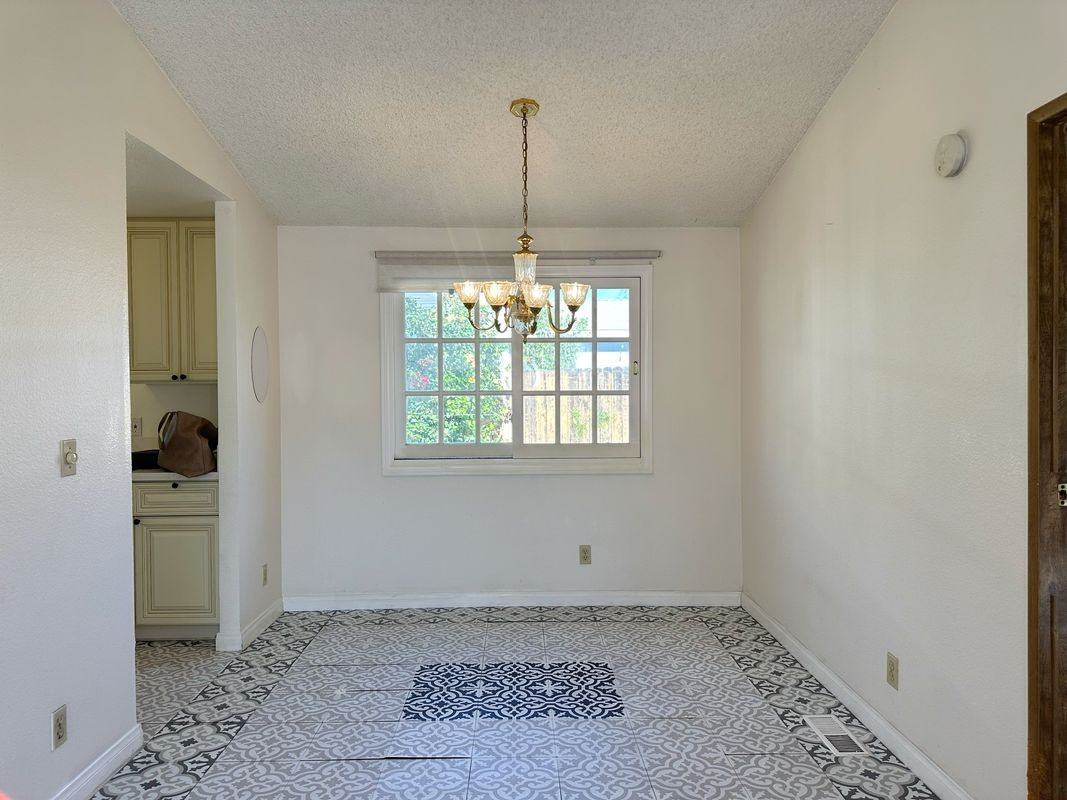 5750 Westfield St - Photo 7 of 17