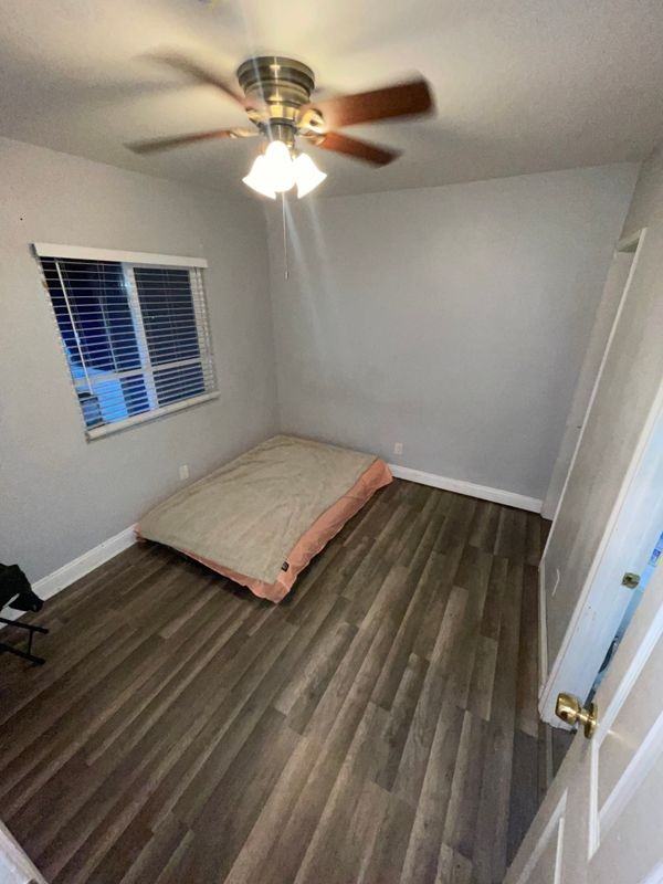 727 W 101st St - Photo 5 of 7