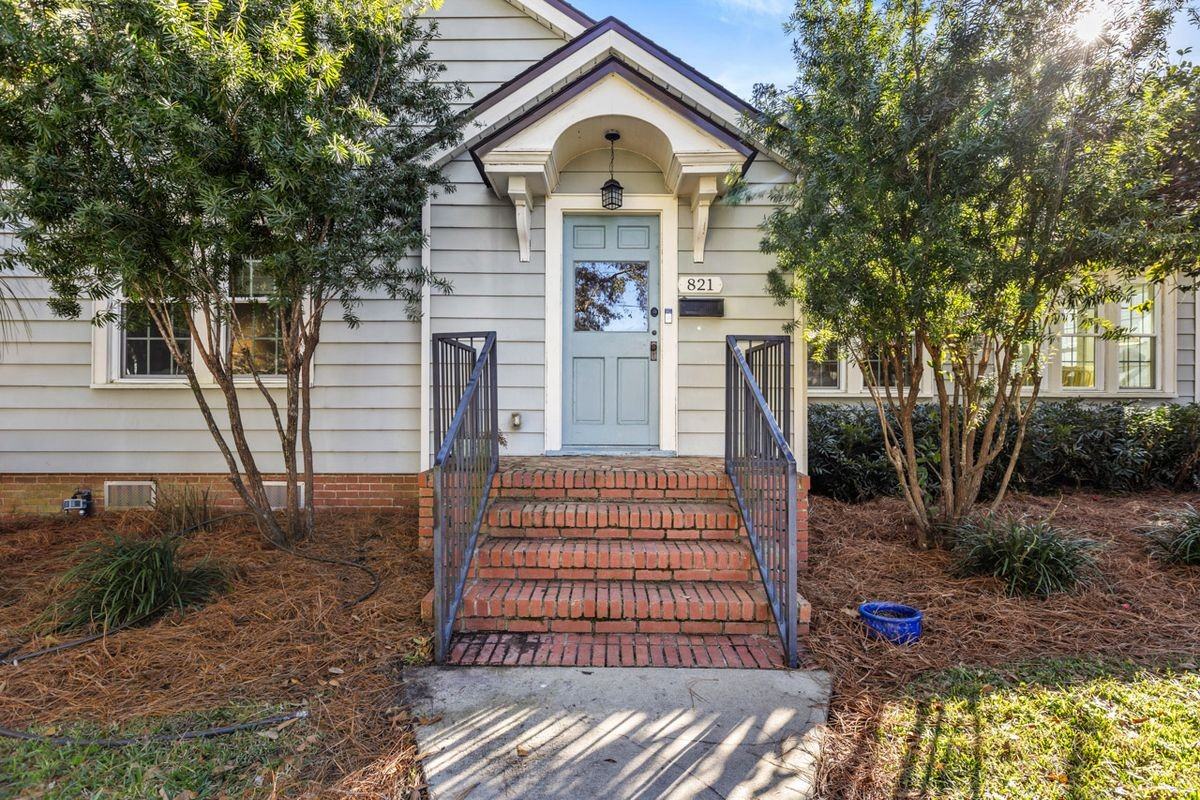 821 Ingleside Ave - Photo 6 of 38