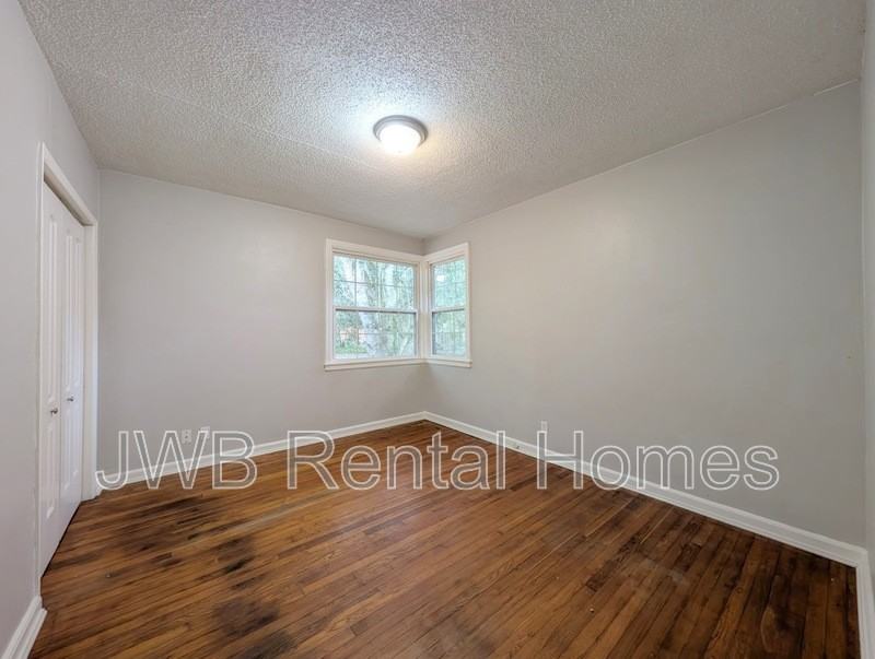 1220 Glen Laura Rd - Photo 7 of 17