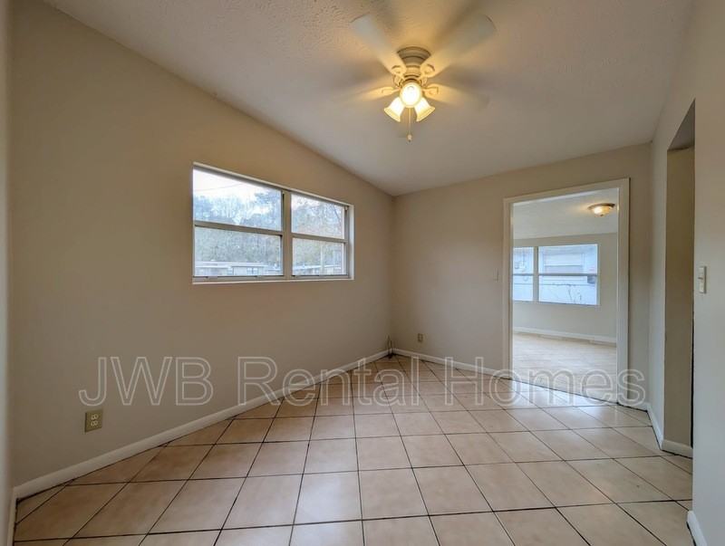 1023 Le Brun Dr - Photo 7 of 20