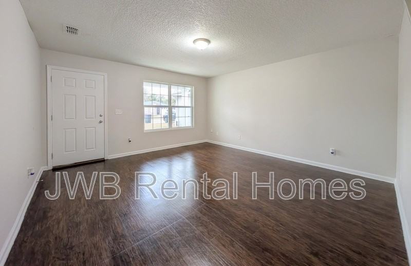 7706 Dandy Ave - Photo 5 of 19