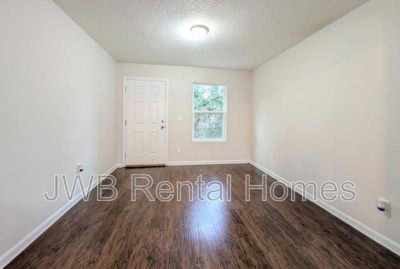 7706 Dandy Ave - Photo 6 of 19