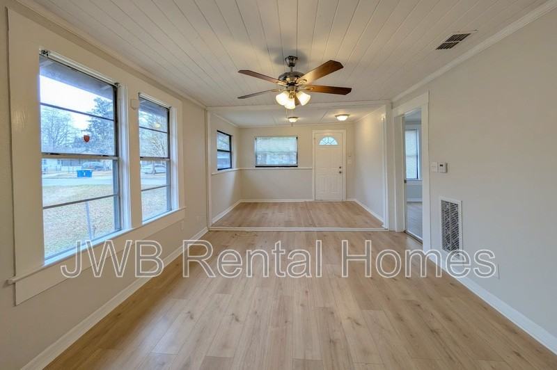 2151 Meharry Ave - Photo 6 of 18