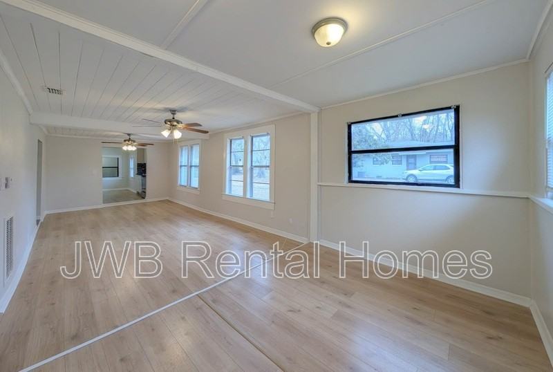 2151 Meharry Ave - Photo 7 of 18