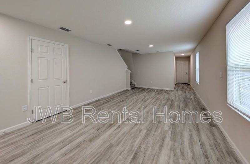 8445 Free Ave - Photo 6 of 20