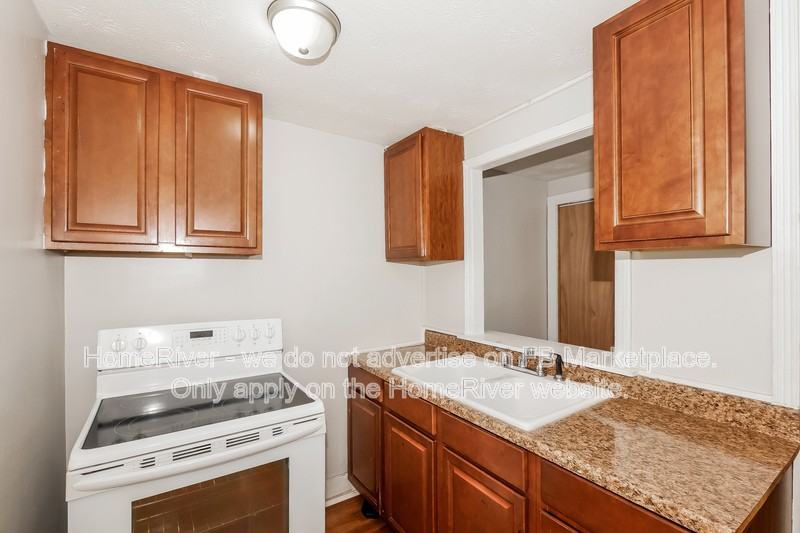 1524 S Talbott St - Photo 6 of 35