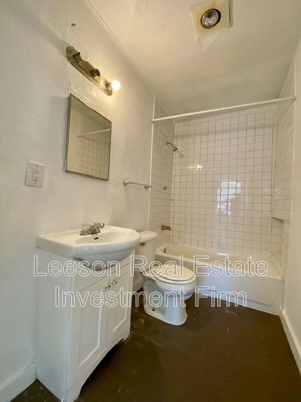 513 W 75th St - Photo 7 of 18