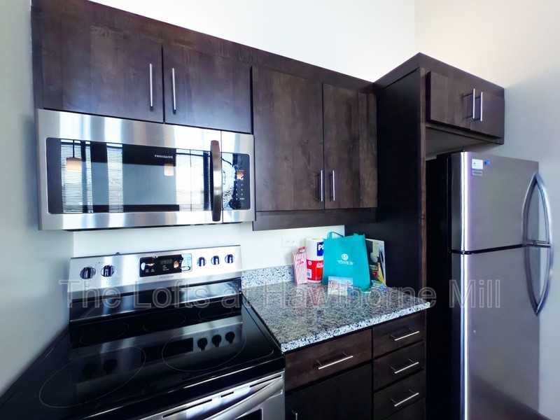 1101 Hawthorne Ln #208 - Photo 4 of 10